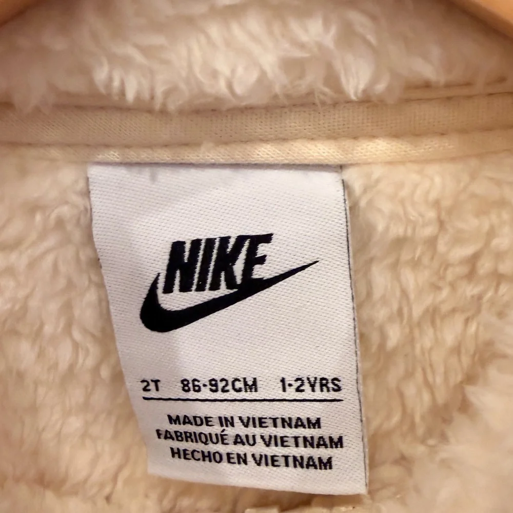 Nike Toddler Sherpa Fleece Vest 2T Cream Tan Swoosh Zip‎ Jacket 1–2Y